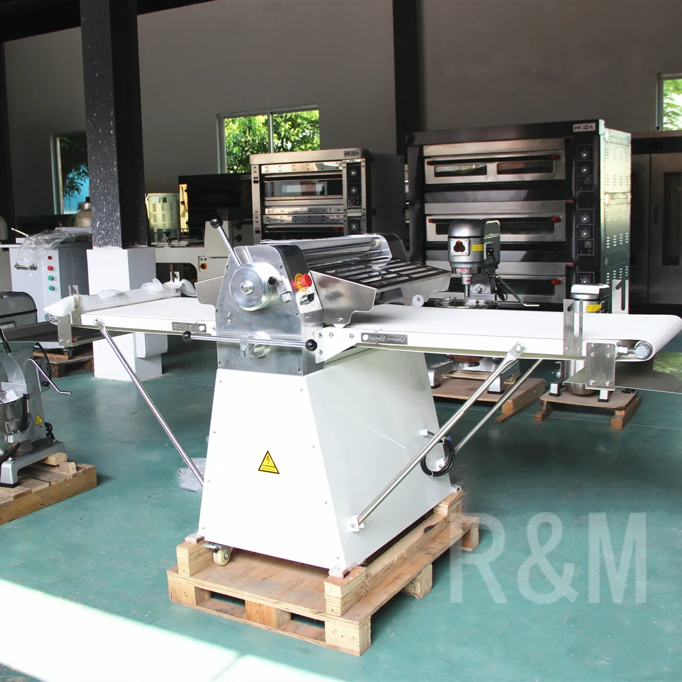 Electric croissant laminoir patisserie 520 bread baklava used puff pastry dough sheeter laminating sheeting rolling machine 220v